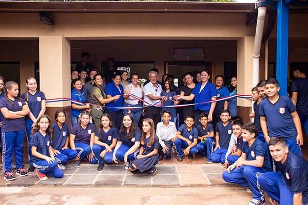 Comuna de Hernandarias inaugura importantes obras en instituciones educativas del distrito | DIARIO PRIMERA PLANA