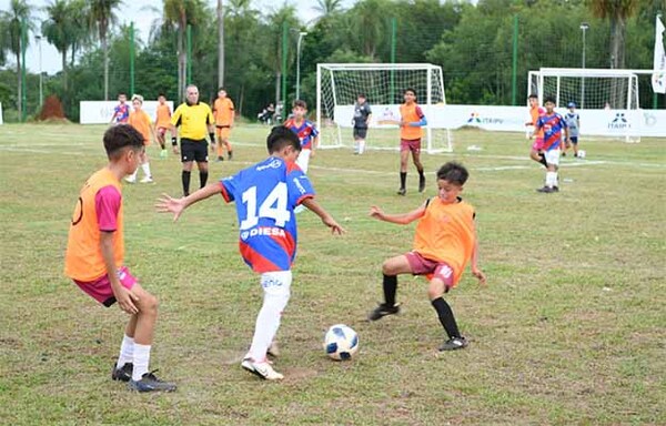 Ocho equipos están en la semifinal del torneo Esperanzas de Hernandarias | DIARIO PRIMERA PLANA