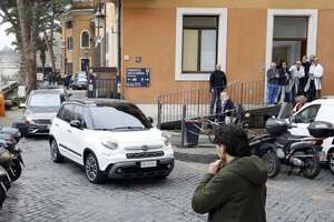 El papa acude a un hospital de Roma para pruebas diagnosticas por la gripe - Mundo - ABC Color