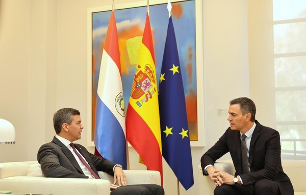 Presidente Peña se reúne con líderes españoles durante jornada oficial en Madrid - ADN Digital