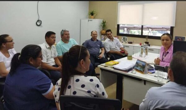Directores de instituciones educativas gestionan beneficios