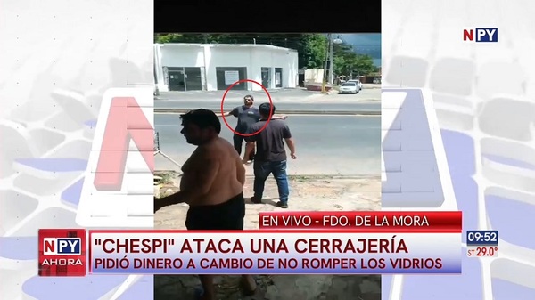 Cerrajero denuncia que un chespi lo extorsiona para no romper sus vidrios - Noticias Paraguay