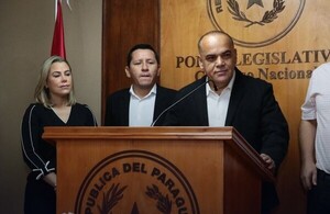 Chaqueñito oficializó su pase a la bancada de Honor Colorado - El Independiente