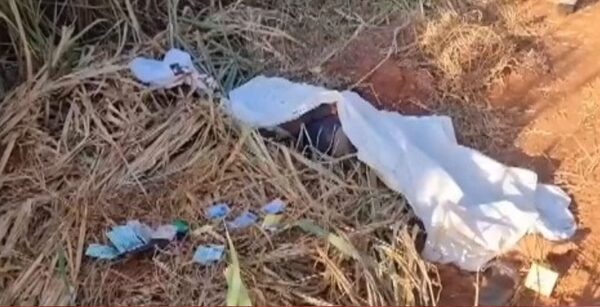 ALUMNOS HALLAN CADÁVER DE UN HOMBRE EN SANTA ROSA DEL AGUARAY