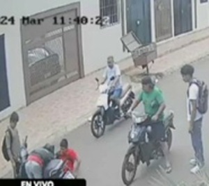 Adolescente fue atropellado por un motociclista que se dio a la fuga - Paraguay.com