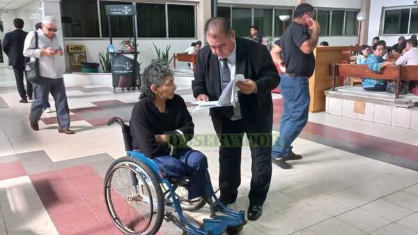 Hace más de una década extrabajador de la Marina reclama indemnización por accidente laboral que lo dejó parapléjico