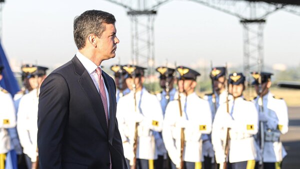 Santiago Peña descarta remover al ministro Carlos Giménez tras sus declaraciones homofóbicas