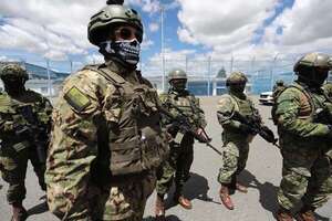 Siete hombres con trajes militares asesinados en matanza bajo toque de queda en Ecuador - Mundo - ABC Color