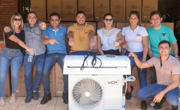 Reciben donación de aires acondicionados para escuelas de CDE