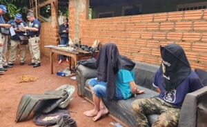 Dos hermanos imputados por robo agravado y tenencia de drogas