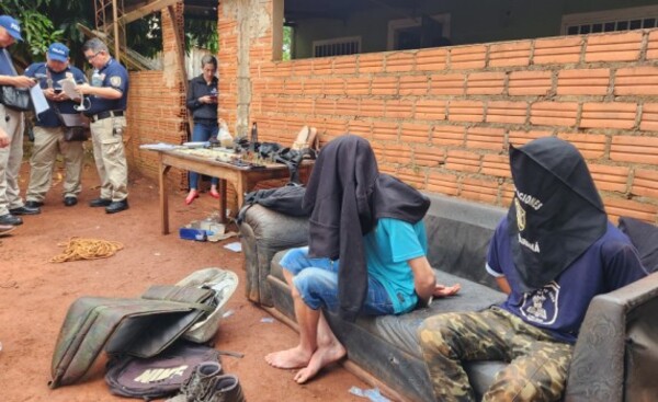 Dos hermanos imputados por robo agravado y tenencia de drogas
