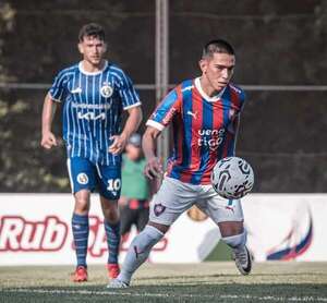 Cerro Porteño quedó solo en la cima de la Reserva - Fútbol - ABC Color