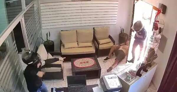 La Nación / Delincuentes asesinan a un joyero durante asalto