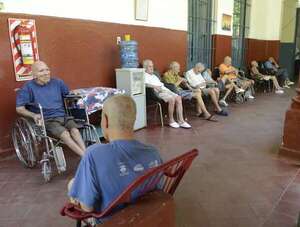 Hogar Santo Domingo: apartan a cinco cuidadores por presunto abuso a una anciana - Nacionales - ABC Color