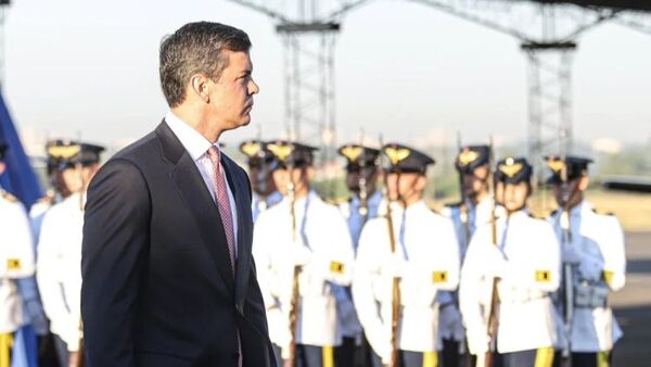 Santiago Peña descarta remover al ministro Carlos Giménez tras sus declaraciones homofóbicas