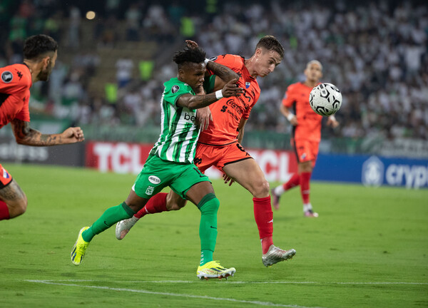 Nacional pasa de ronda goleando en Colombia al Verdolaga