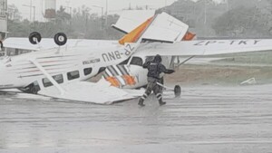 Temporal hizo volar tres avionetas estacionadas en el aeropuerto