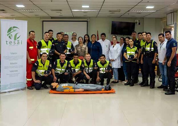 Tesãi capacita a la efectivos de la Policía Nacional en salvataje y evacuación | DIARIO PRIMERA PLANA