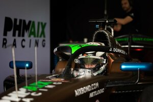 Versus / Duerksen ya gira en Bahrein en las primeras libres de la Fórmula 2