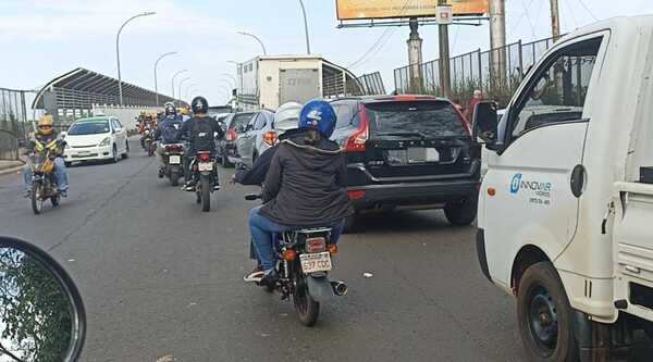 Masivo contrabando de calzados golpea al sector, denuncia Cámara de Importadores - La Clave