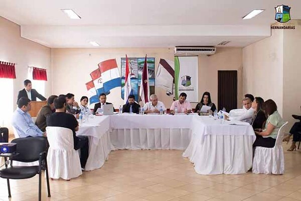 Conforman mesa de diálogo para tratar proyectos de compensación a Hernandarias por territorio inundado por hidroeléctricas | DIARIO PRIMERA PLANA