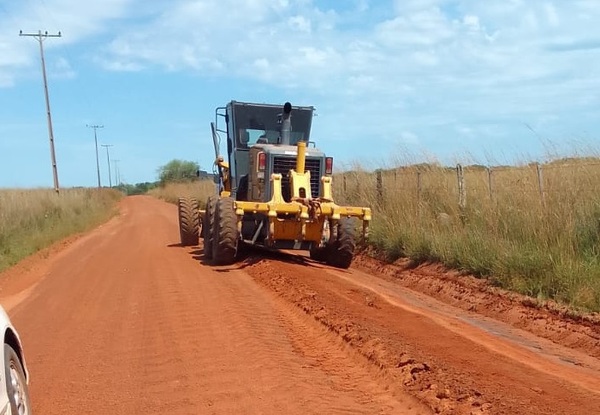 Maquinaria de la Gobernación mejora tramo vial de comunidades rurales de San José de los Arroyos - Noticiero Paraguay