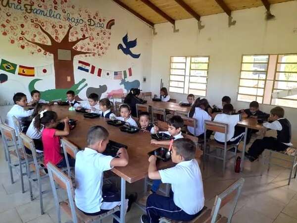 En Alto Paraguay alumnos reciben el almuerzo y merienda escolar, pero faltan raciones - Noticias del Chaco - ABC Color