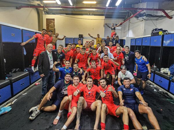 Nacional golea en Medellín y clasifica a la siguiente etapa de la Libertadores