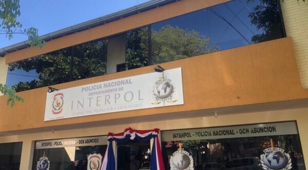 Ratifican arresto domiciliario de la suboficial procesada por presunto borrado de alerta | 1000 Noticias