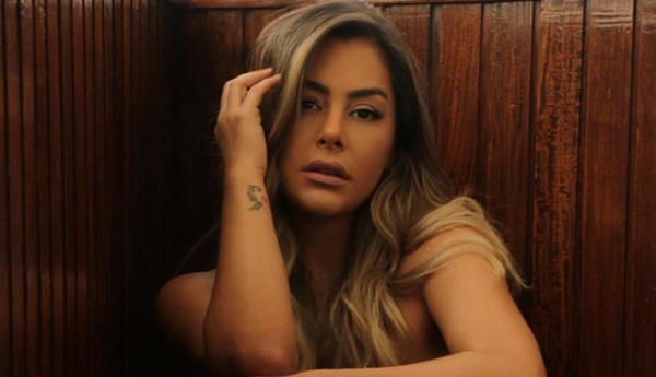 Larissa Riquelme anuncia que dará clases sobre venta de "contenido exclusivo"