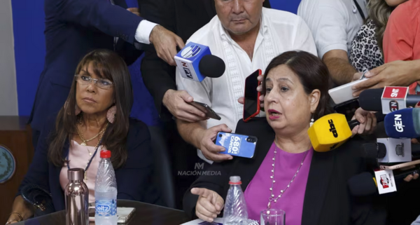 La oposición fracasa y no pudieron restituir a Kattya Gonzalez