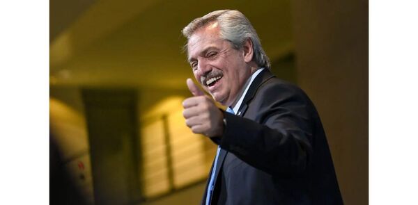Alberto Fern谩ndez es imputado por esc谩ndalo en contrataci贸n de seguros - Revista PLUS