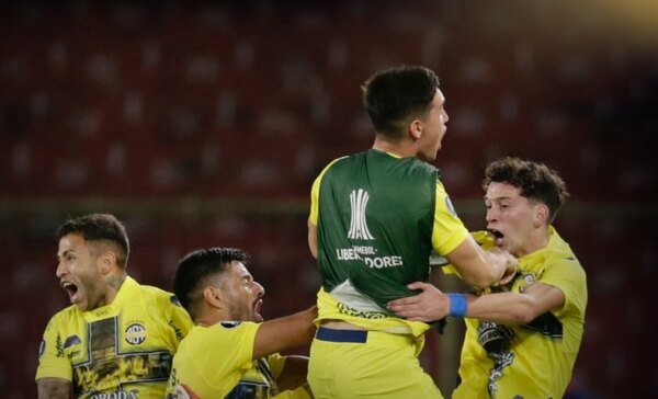 Versus / Trinidense hace historia pura: Gana en la altura de Quito y avanza en la Libertadores