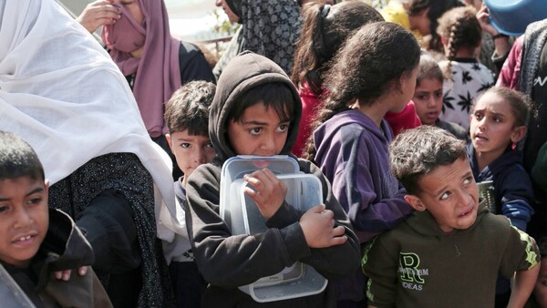 La desnutrición se cobra la vida de seis niños en Gaza