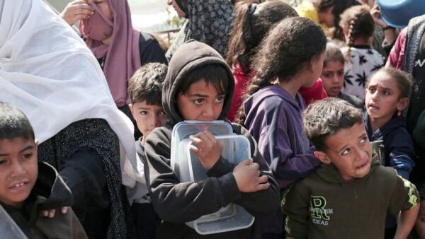 La desnutrición se cobra la vida de seis niños en Gaza