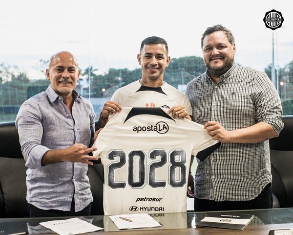 Olimpia hace oficial la continuidad de Derlis González