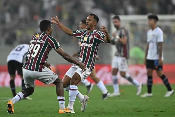 Fluminense gana con doblete de Arias, se venga de Liga de Quito y alza el título - Fútbol Internacional - ABC Color