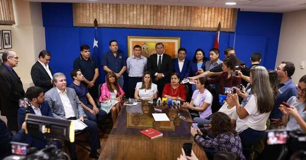 La Nación / Silvio Ovelar levantó la sesión y se esfumó intento de vuelta de Kattya