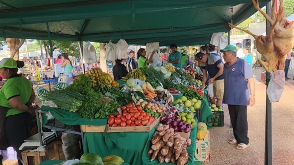 Homenajean a la mujer paraguaya con feria guasu de emprendedoras