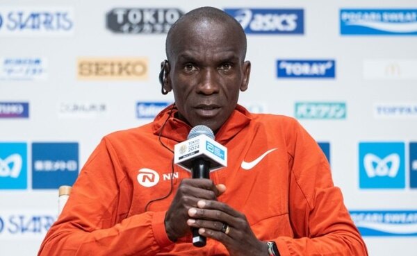 Versus / Kipchoge rinde homenaje a Kiptum antes del maratón de Tokio