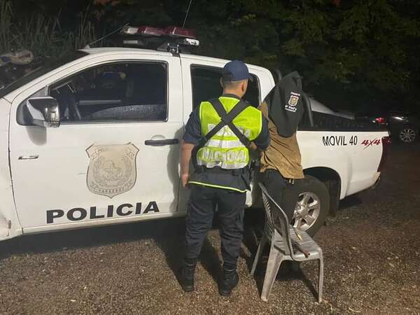 Video: ¿Topo ladrón? Fue detenido mientras se escondía de la Policía en un registro de cables subterráneos - Nacionales - ABC Color