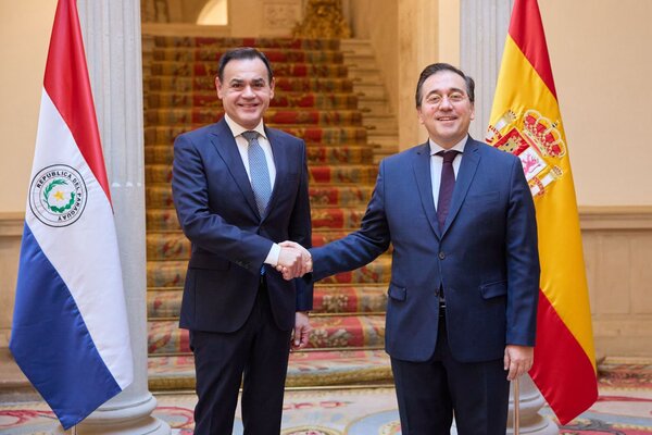 Cancilleres de Paraguay y España analizaron temas de la agenda bilateral y de cooperación - .::Agencia IP::.