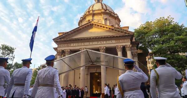 La Nación / En solemne acto conmemoran Día Nacional de los Héroes en Asunción