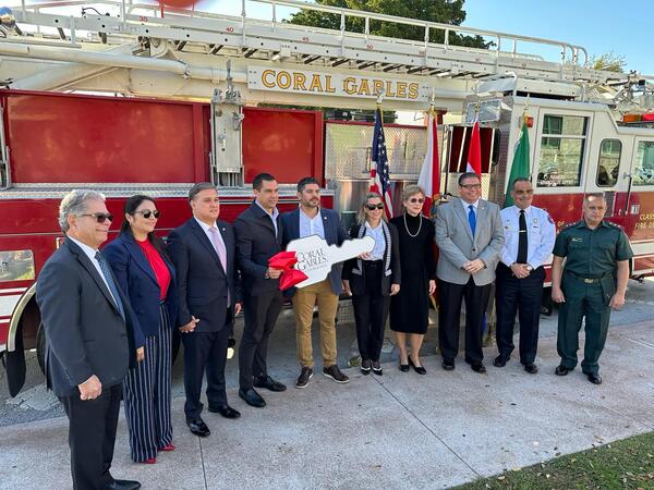 Ayuntamiento de Coral Gables, Miami, donó un carro hidrante para Asunción - Megacadena - Diario Digital