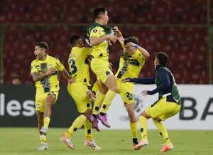 Vídeo: El histórico gol de la clasificación de Trinidense - Sportivo Trinidense - ABC Color