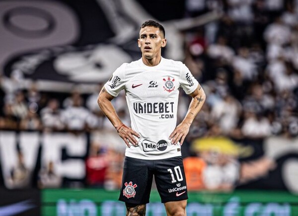 Matías Rojas se consideró libre, mientras el Corinthians lo negó | 1000 Noticias