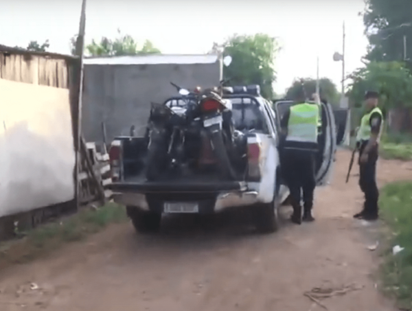 Detienen a supuestos asaltantes a minimercados en Lambaré · Radio Monumental 1080 AM