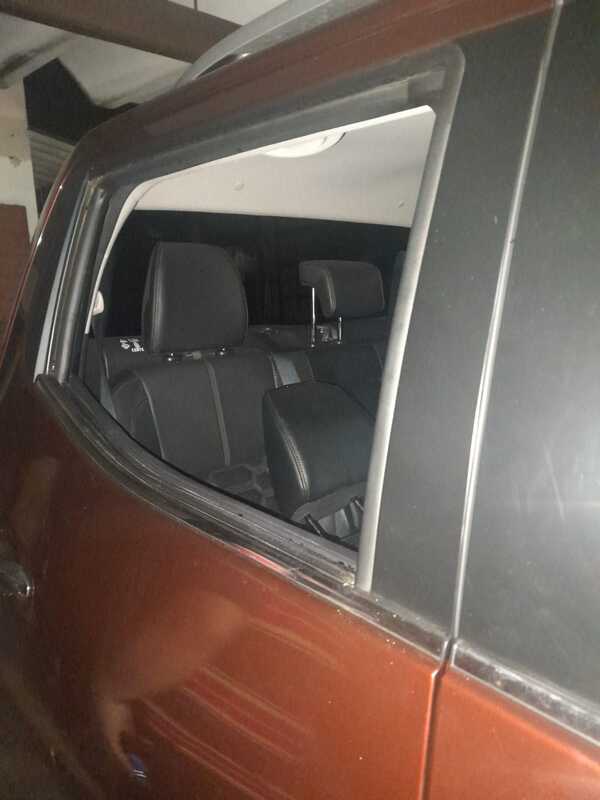 ROBAN DINERO DE UNA CAMIONETA EN VILLARRICA