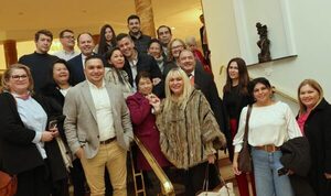 Paraguayos en Madrid quieren volver si existen condiciones, Peña se compromete a trabajar para ello