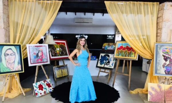 (VIDEO)El éxito de Alicia Ramírez tras exponer sus pinturas